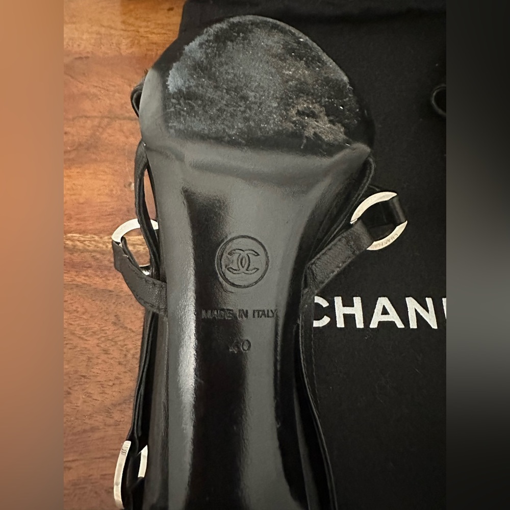 GENUINE CHANEL SLING BACK HEEL SANDALS.  SIZE 40 Gorgeous and Great Condition - Picture 13 of 16